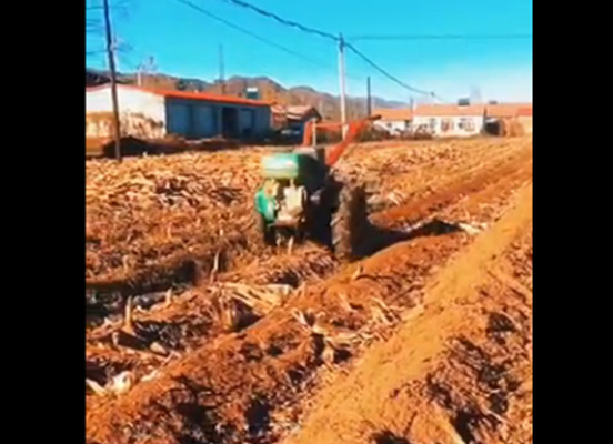 2017款田园管理机灭茬作业演示视频